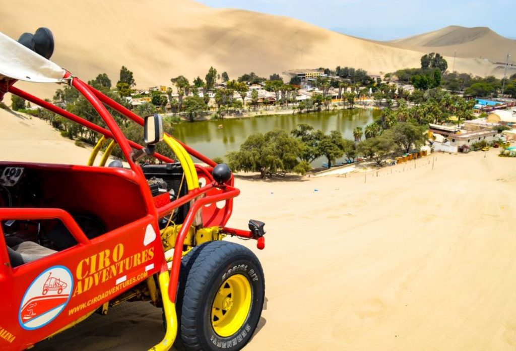 Huacachina - atracciones turisticas en el Perú